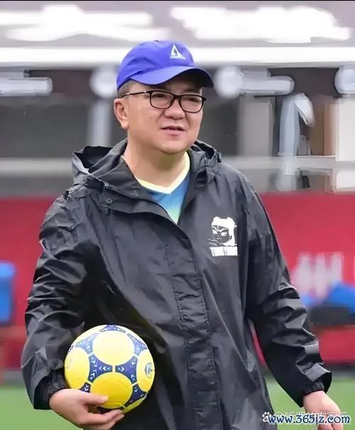 董路豪言青训非为盈利，愿免费输送足球小将，圈内热议不断