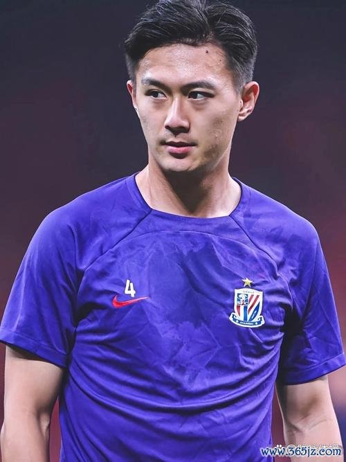 蒋圣龙伤病突袭世预赛出战成疑 国足后防线告急